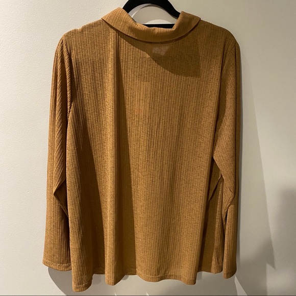 LONG SLEEVE COLLAR SHIRT NWT - Picture 4 of 4